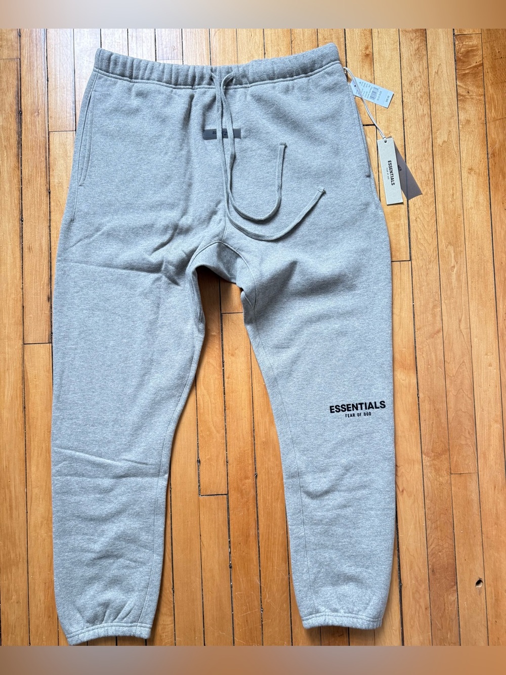 Fear of God Essentials Sweatpants Men’s XL Gray Logo Joggers New With Tags